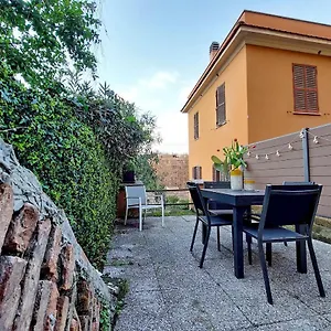 https://4bnb-cozy-vatican-loft-with-terrace.it-romehotels.com
